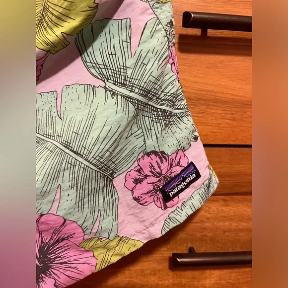 Patagonia Best Fronds Hibiscus Print Baggies 5 inch inseam Size Large - Picture 3 of 8